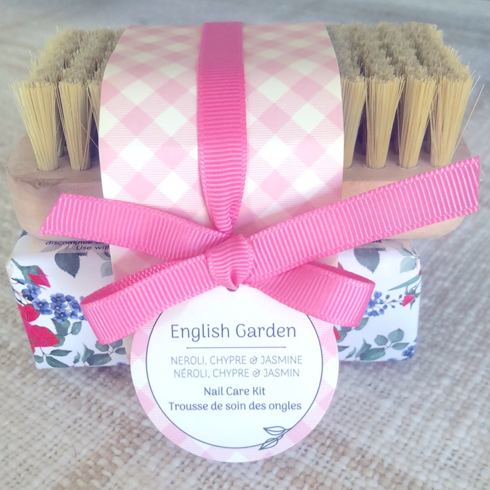 NAIL CARE KIT -  LARGE SOAP & BRUSH SET